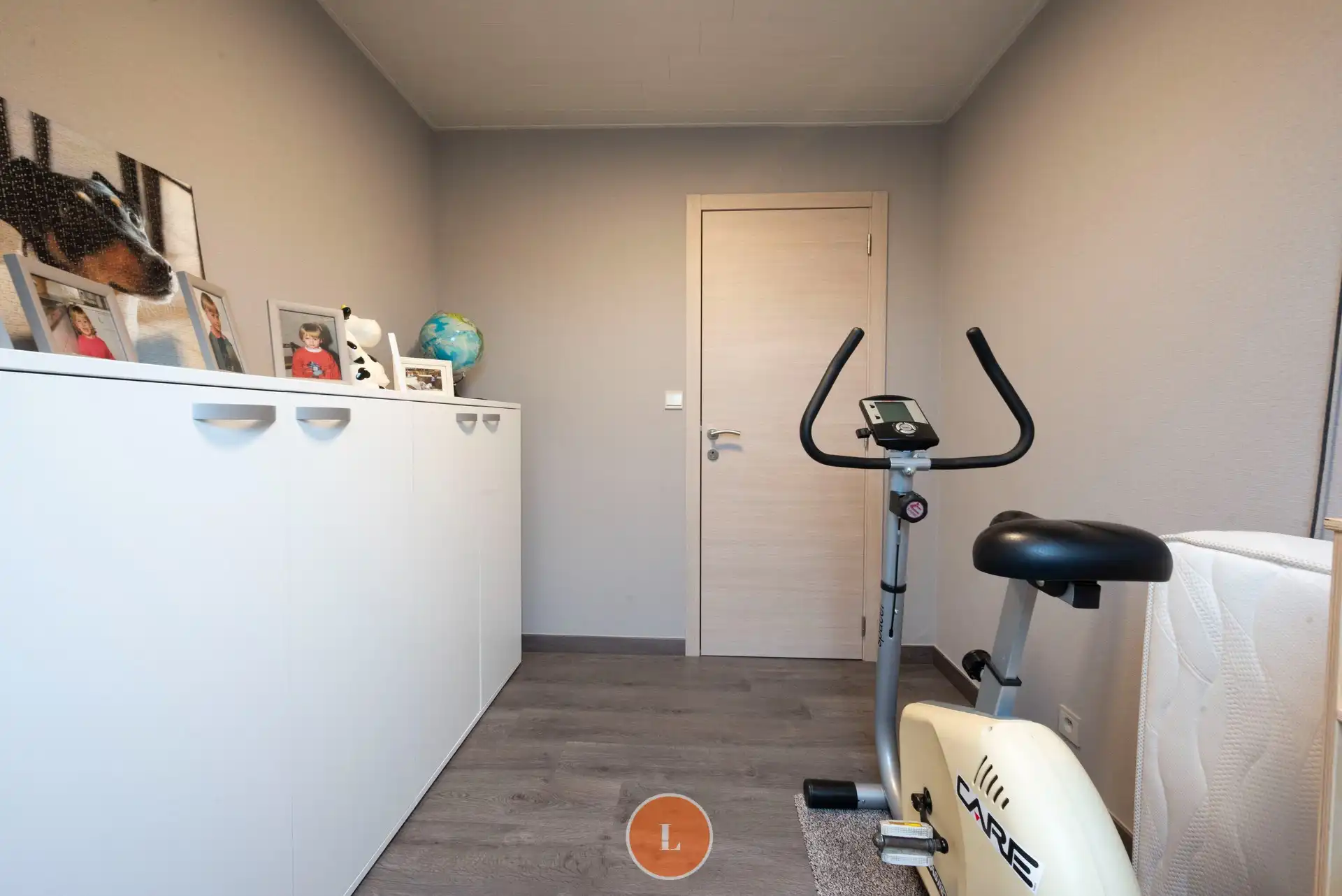 Instapklare gezinswoning met 4 slaapkamers en tuin. foto 11