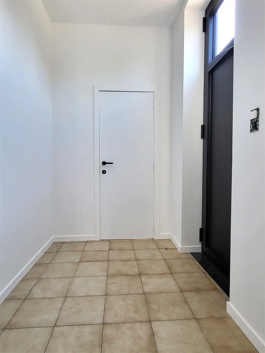 Prachtige moderne woning met bewoonbare oppervlakte van 166m² op 1209m² met zonnige tuin en garage. foto 5