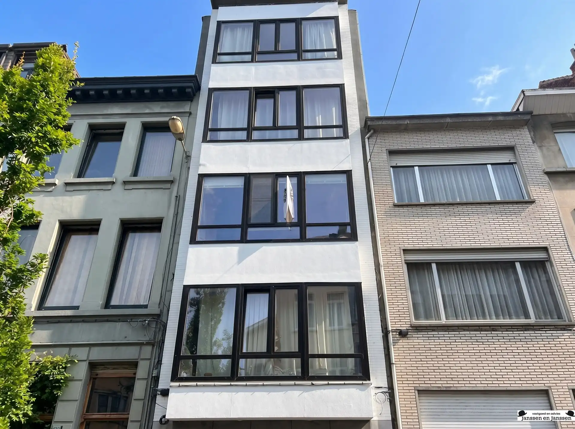 Bemeubeld 2 slaapkamer appartement op top locatie foto 11
