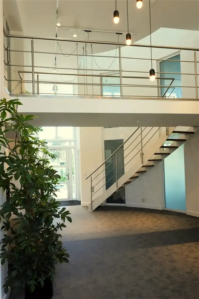 Moderne full service kantoren langs Brugsevaart foto 2