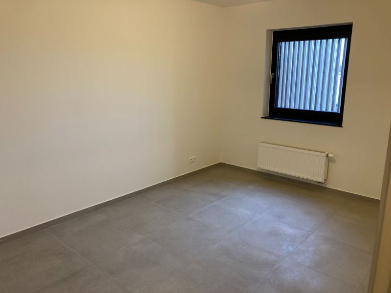 2 slaapkamer app met ruim terras en carport foto 11