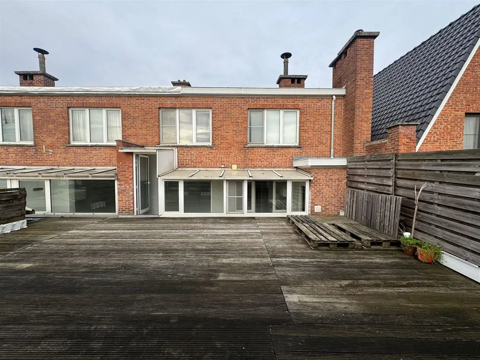 Verrassend ruime duplex aan stadsrand Sint-Niklaas foto 12