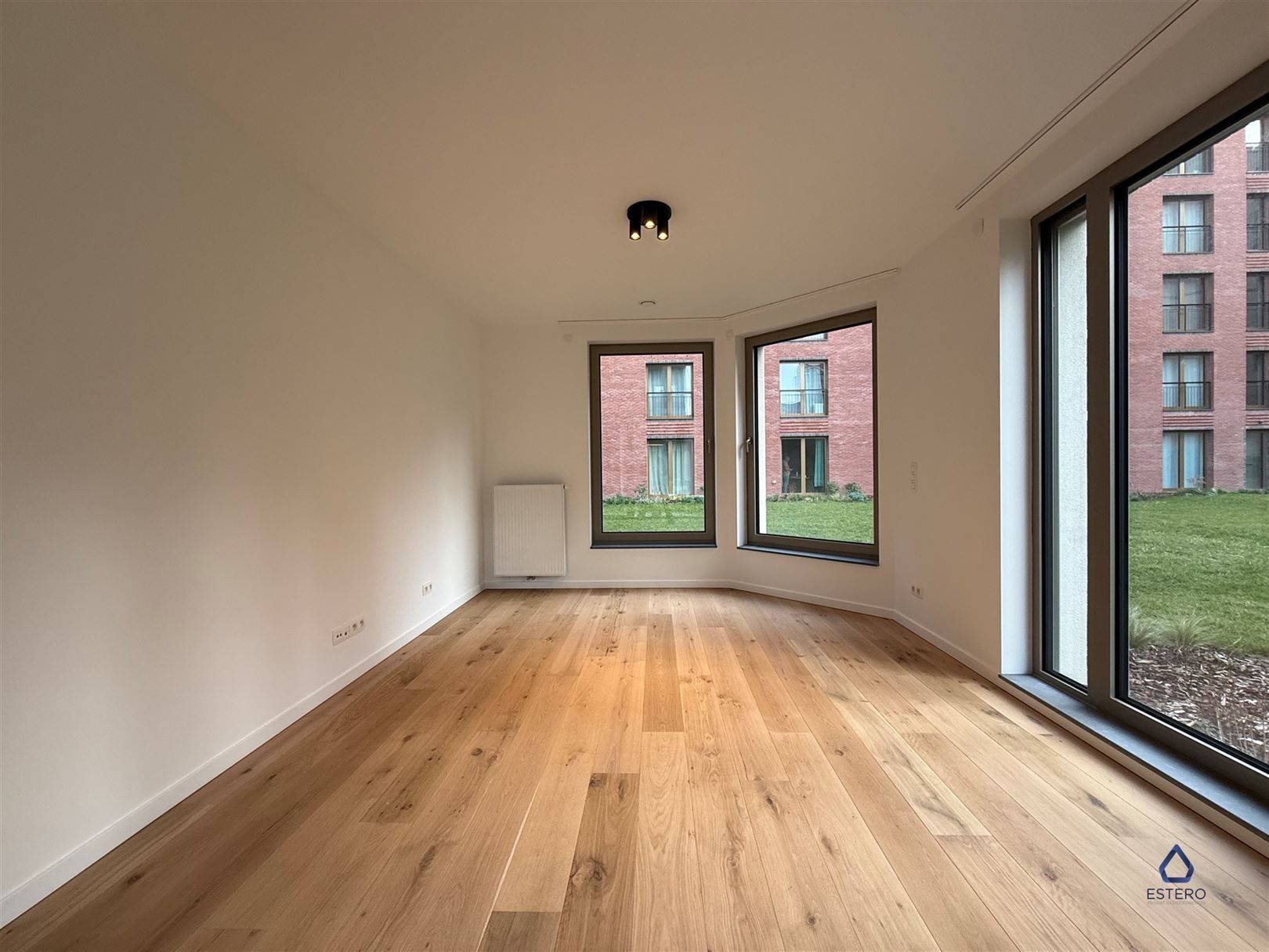 Modern nieuwbouwappt 2-SLK met terras te Tour & Taxis foto 8