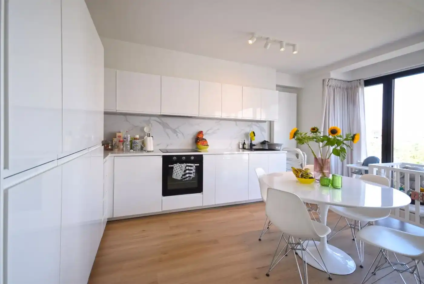 Gezellig 1-slaapkamerappartement met panoramisch zicht in het stadscentrum foto 3