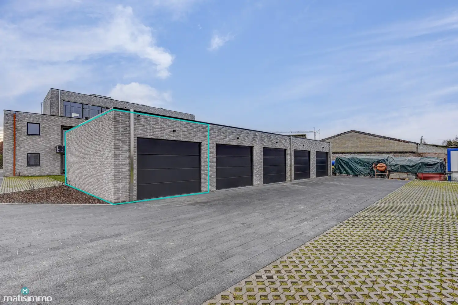 RUIM NIEUWBOUW APPARTEMENT MET 2 SLAAPKAMERS, TERRAS, GARAGE, AUTOSTAANPLAATS EN KELDERBERGING TE BEVERST foto 25