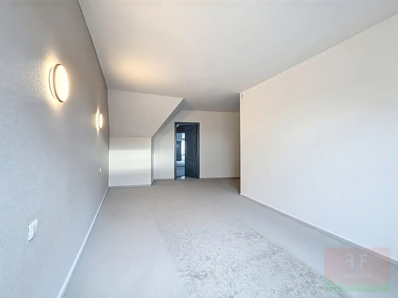 Loft op 1ste verdieping met 2 slaapkamers, zonneterras en een carport foto 10