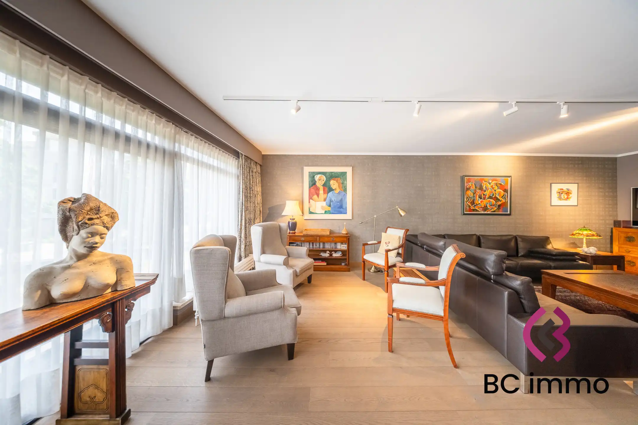 Exclusief appartement met 3 slaapkamers in hartje Hasselt foto 9