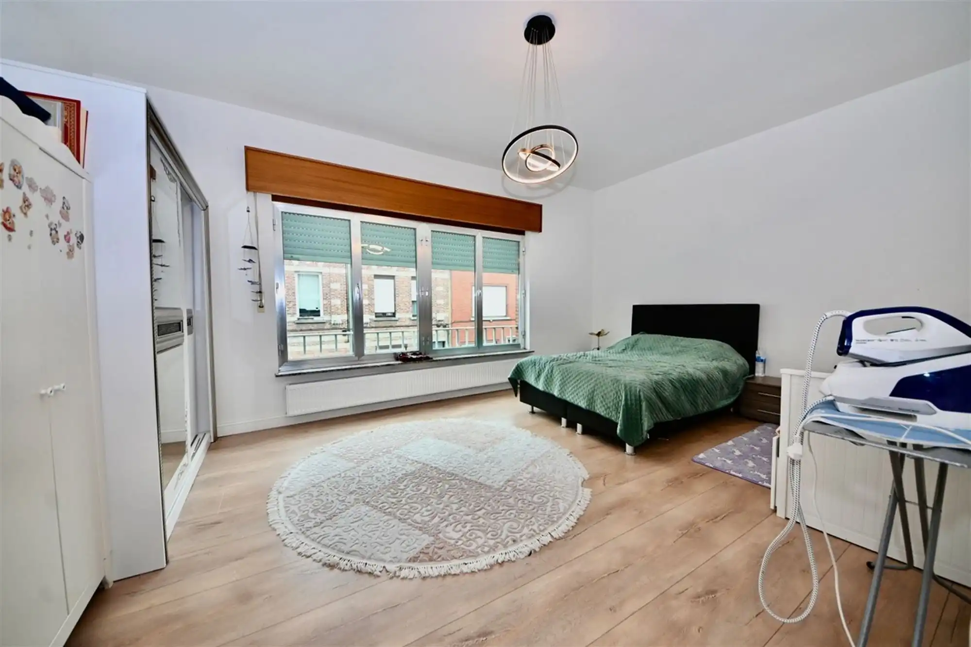 Gerenoveerde woning met 4 slaapkamers en tuin.  foto 13