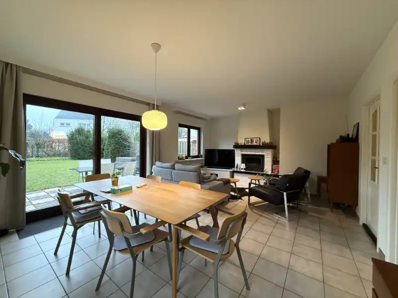 Instapklare halfopen woning met tuin nabij Sint-Pietersstation foto 3