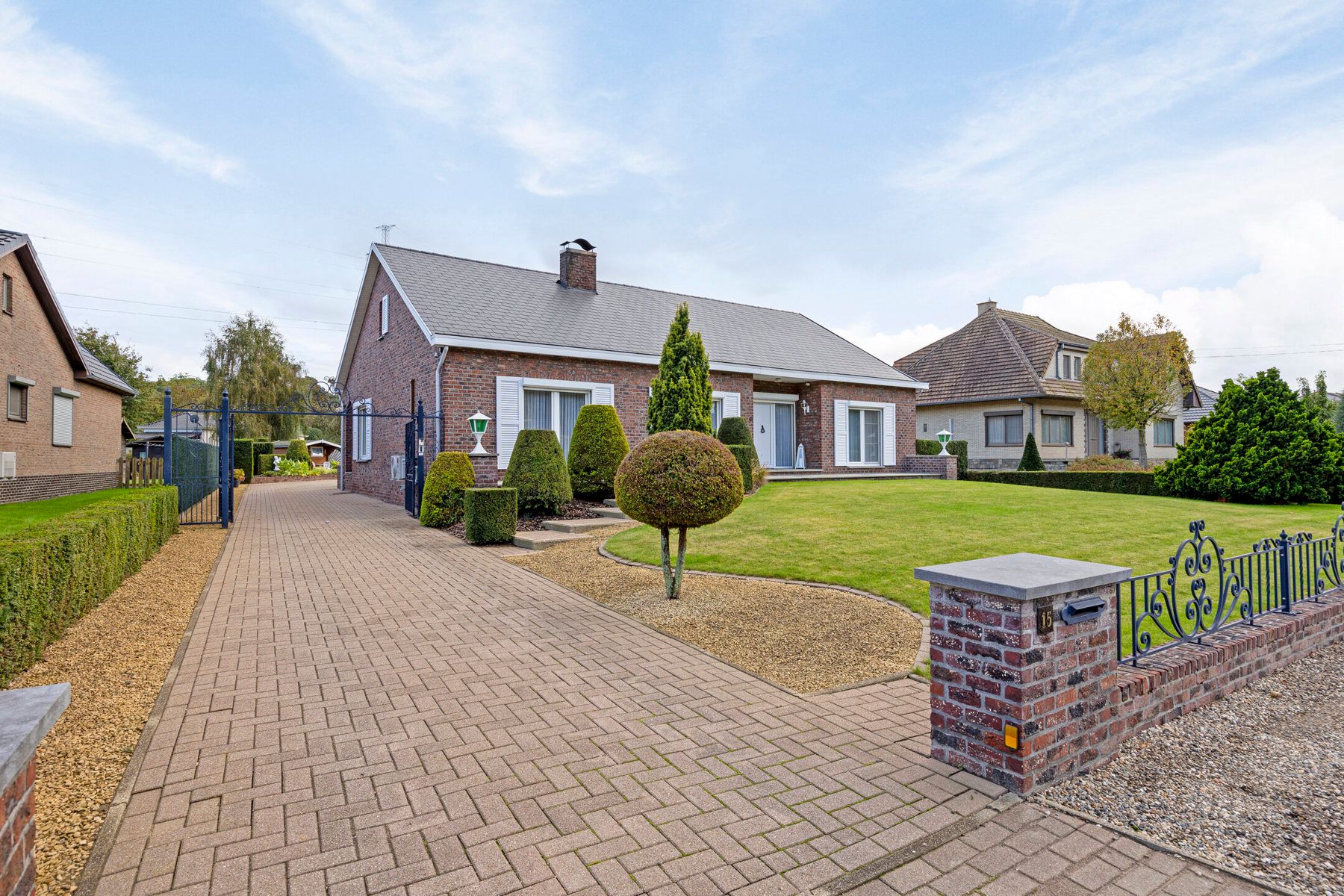 Huis te koop foto {{pictureIndex}}