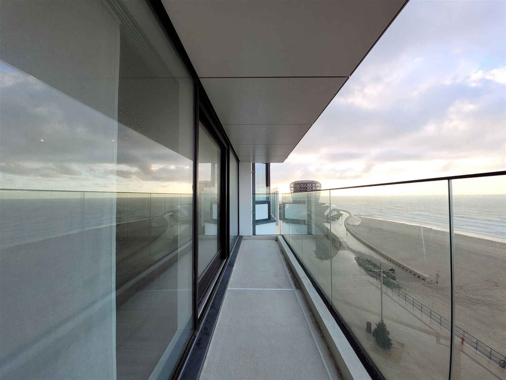 Gemeubeld 3-slaapkamerappartement met spectaculair zeezicht foto 2