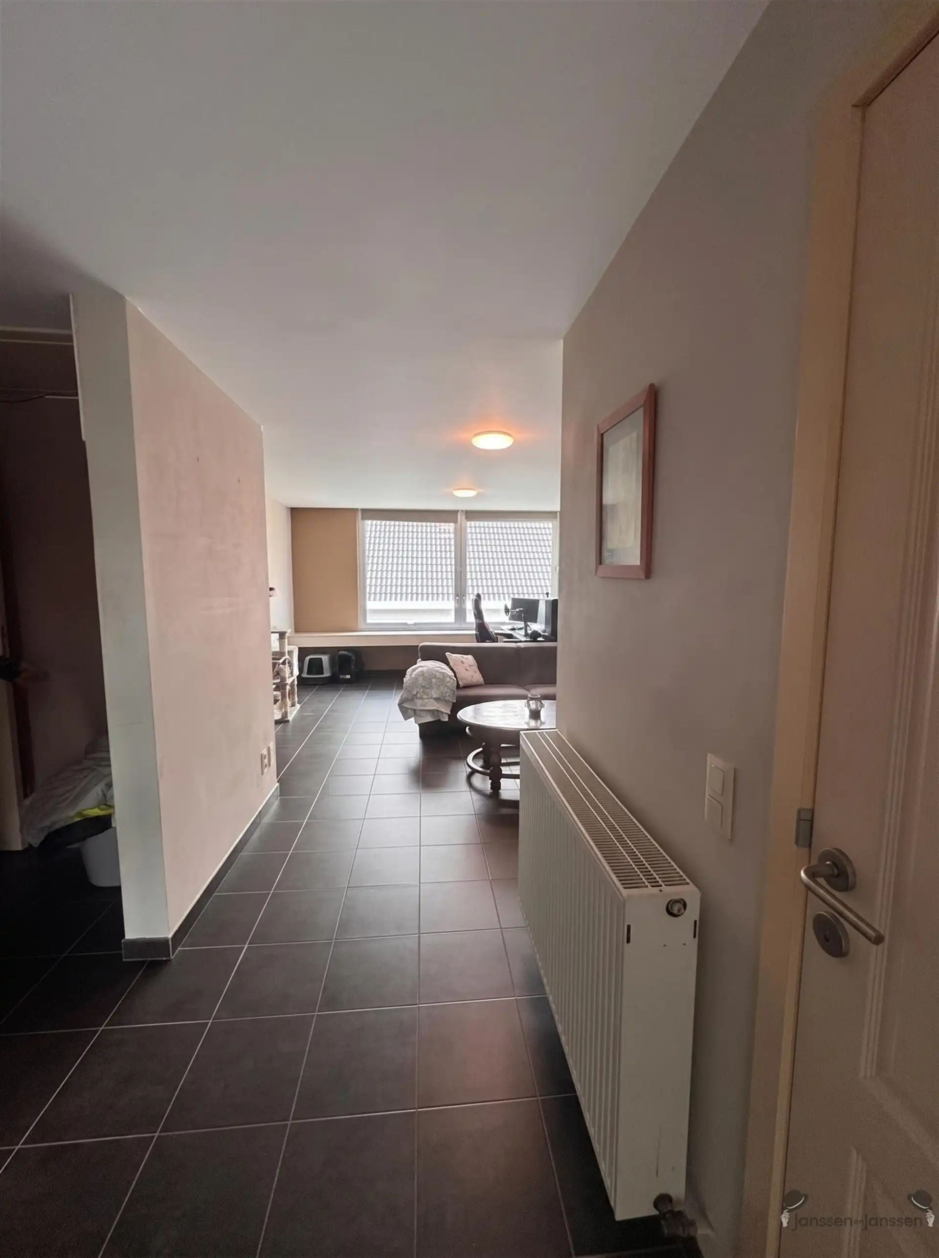 centraal gelegen appartement met 2 slaapkamers foto 3