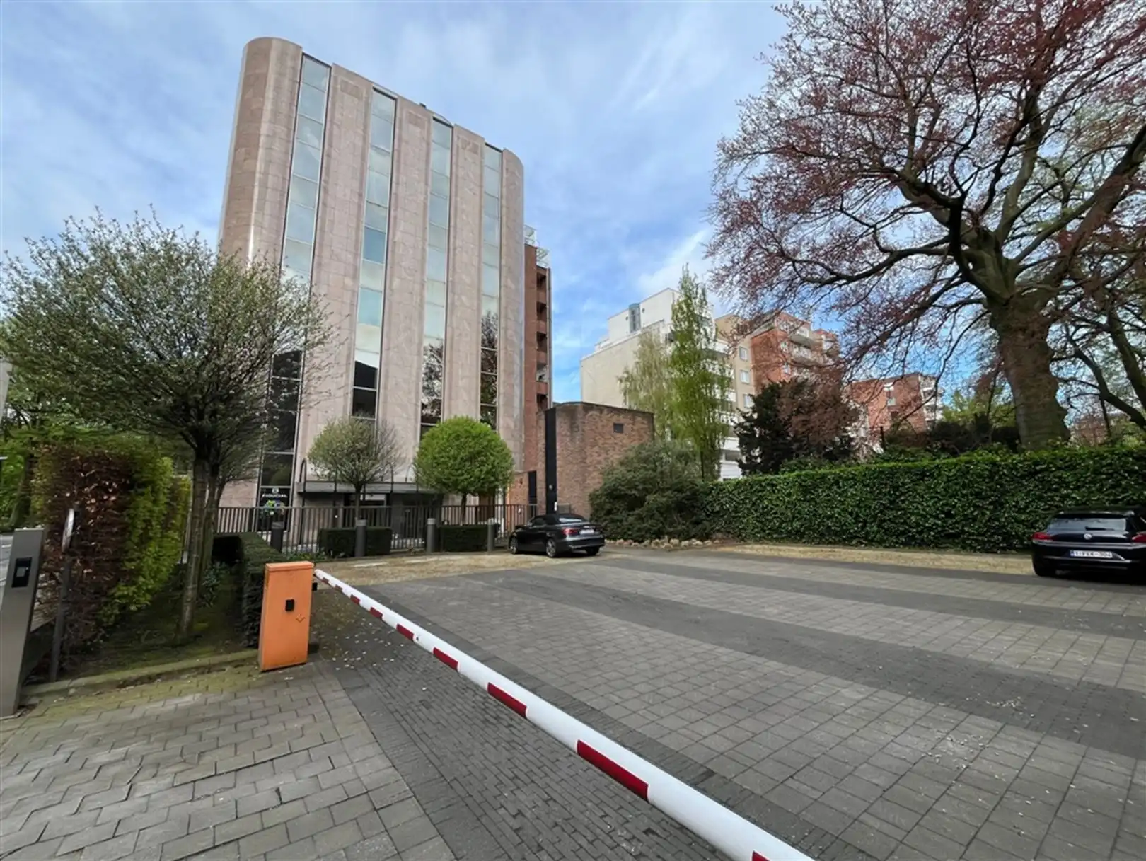 Kantoorgebouw foto 5