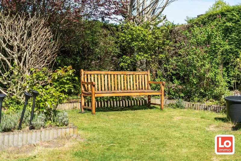 Instap klare halfopen woning met gezellige stadstuin nabij het centrum van Oostakker! foto 18