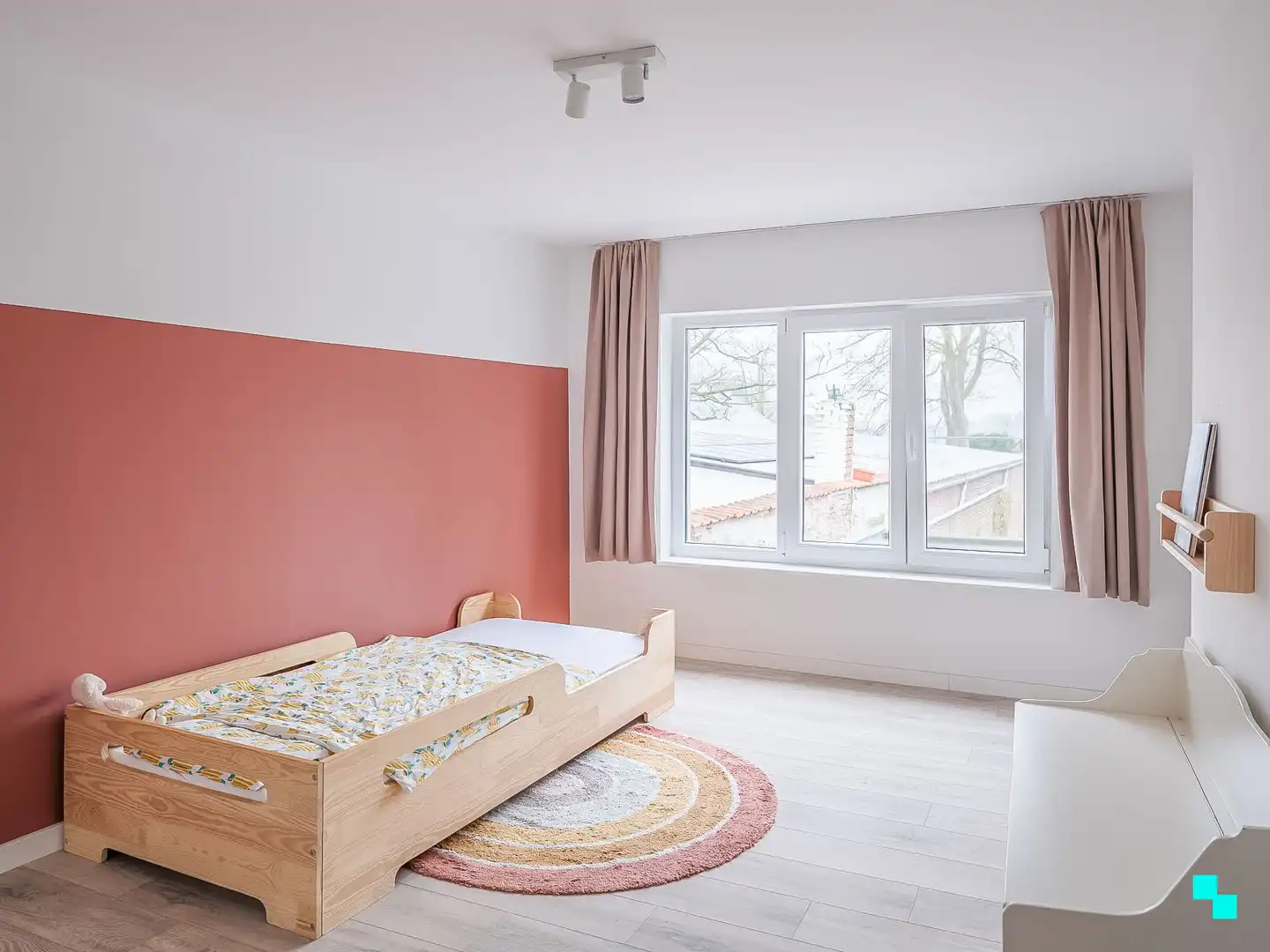 Instapklare rijwoning te Bottelare dorp met garage en tuin foto 24