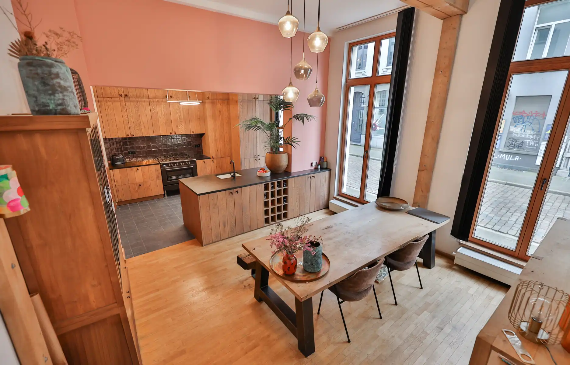 Stoer, warm en verrassend ruim — Loftgevoel met buitenruimte foto 14