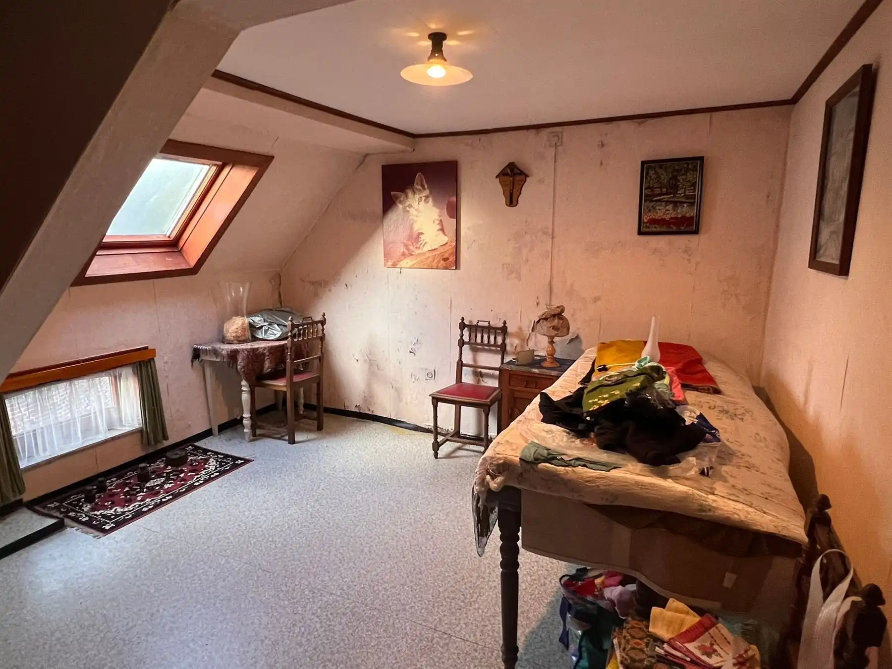 Dorpswoning onder de kerktoren foto 13