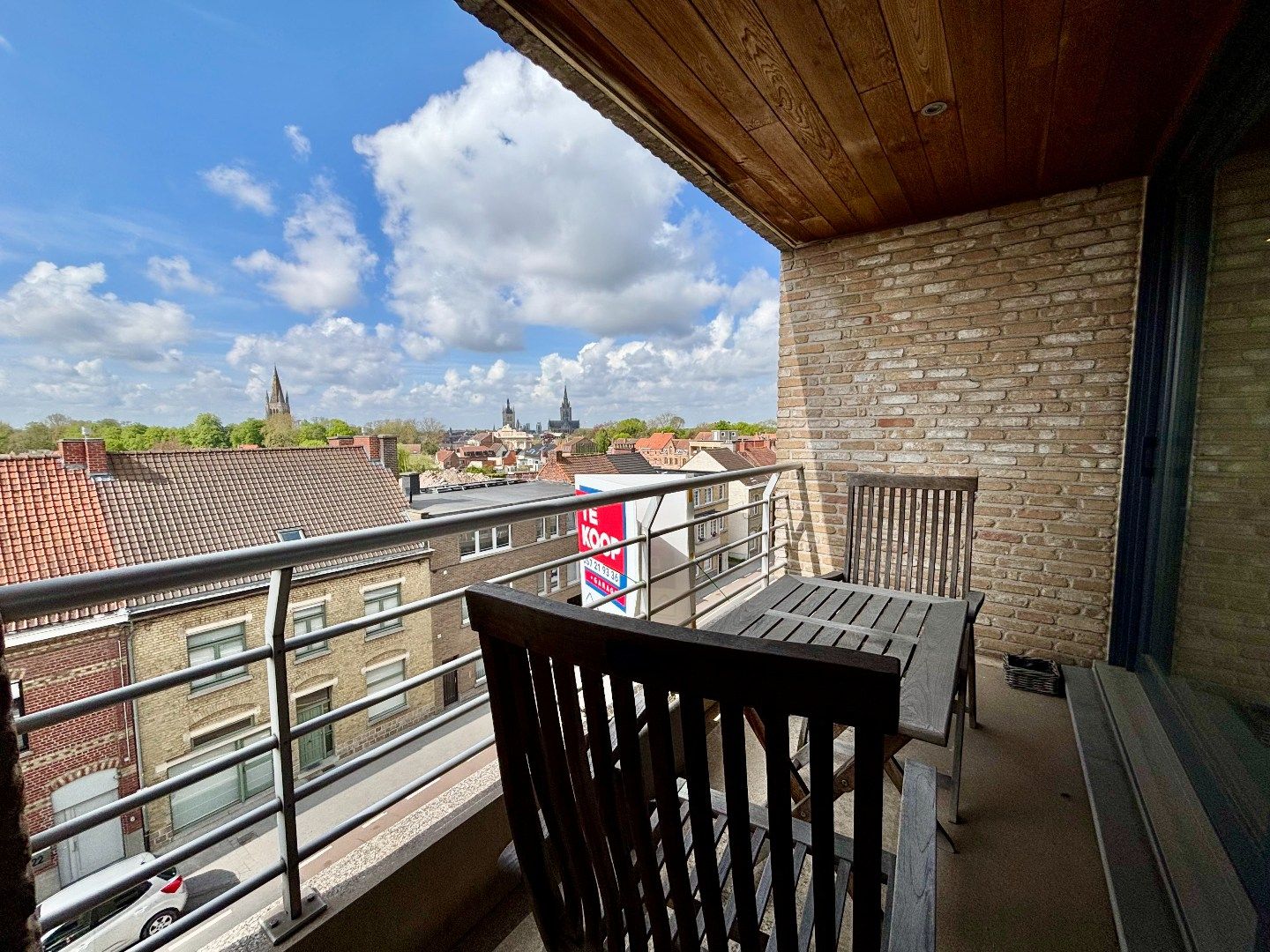 Ruim en instapklaar appartement in hartje Ieper met prachtig uitzicht foto 15