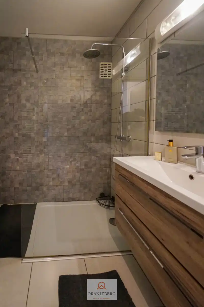 Instapklaar gelijkvloers appartement aan Keizerspark met gemeenschappelijke buitenruimte en fietsenstalling foto 20