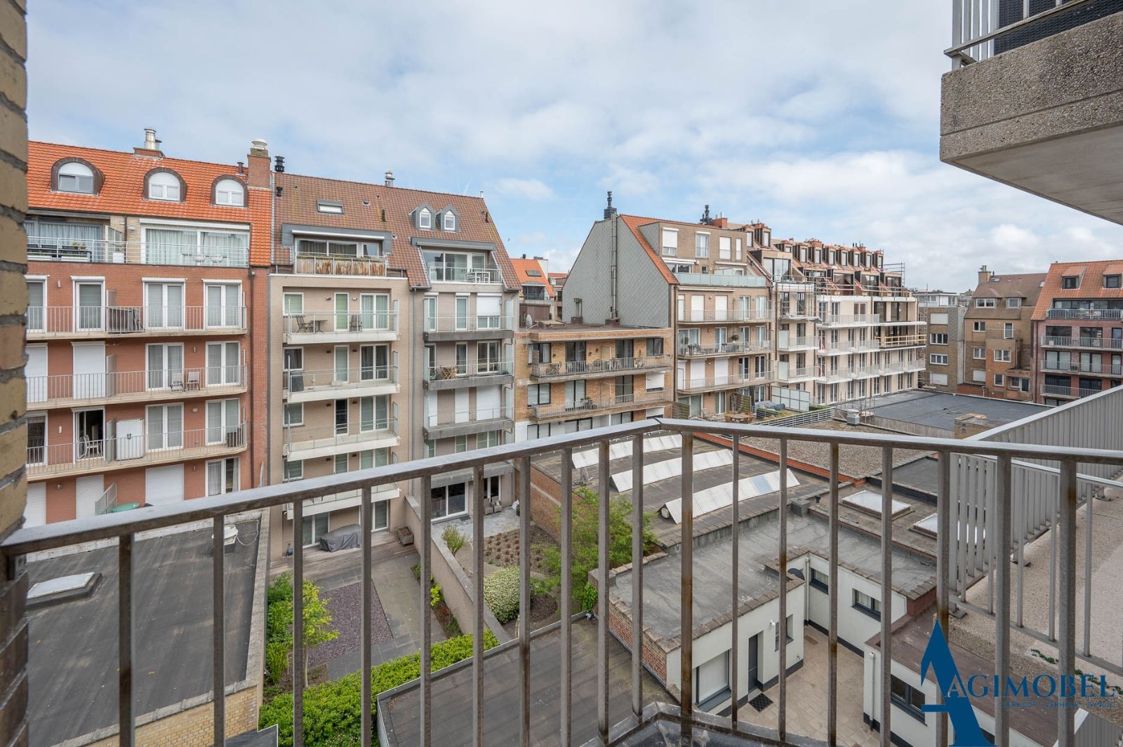 Bijzonder goed gelegen appartement met prachtig open zicht. foto 13