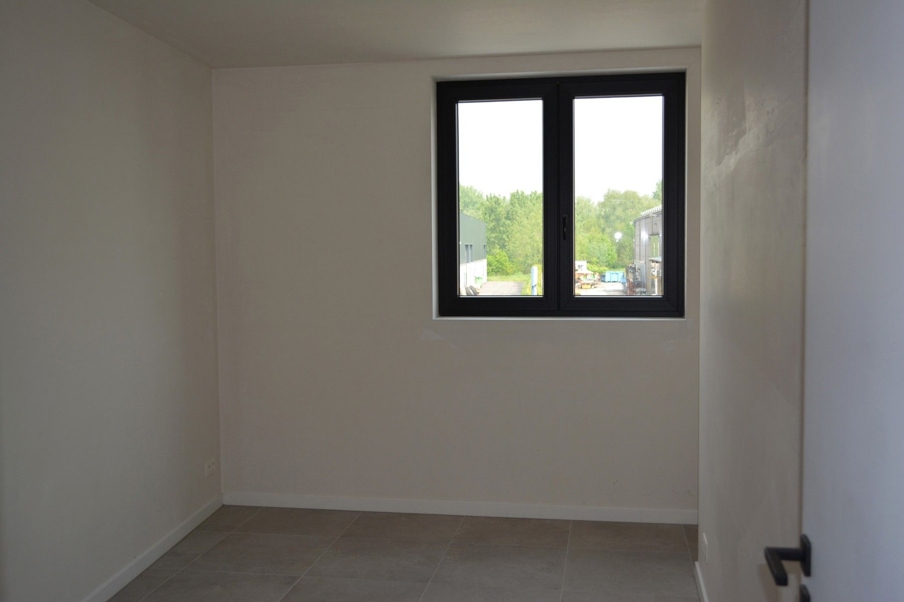 Knappe nieuwbouwwoning met bijgebouw op centrale locatie foto 13