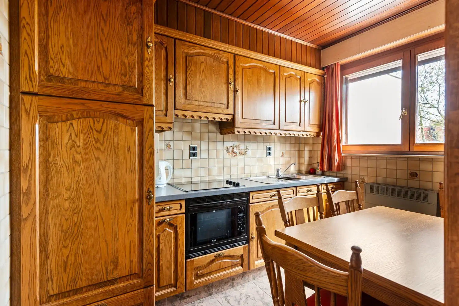 Te renoveren woning met enorm veel potentieel en mooie tuin op toplocatie in Lier foto 9