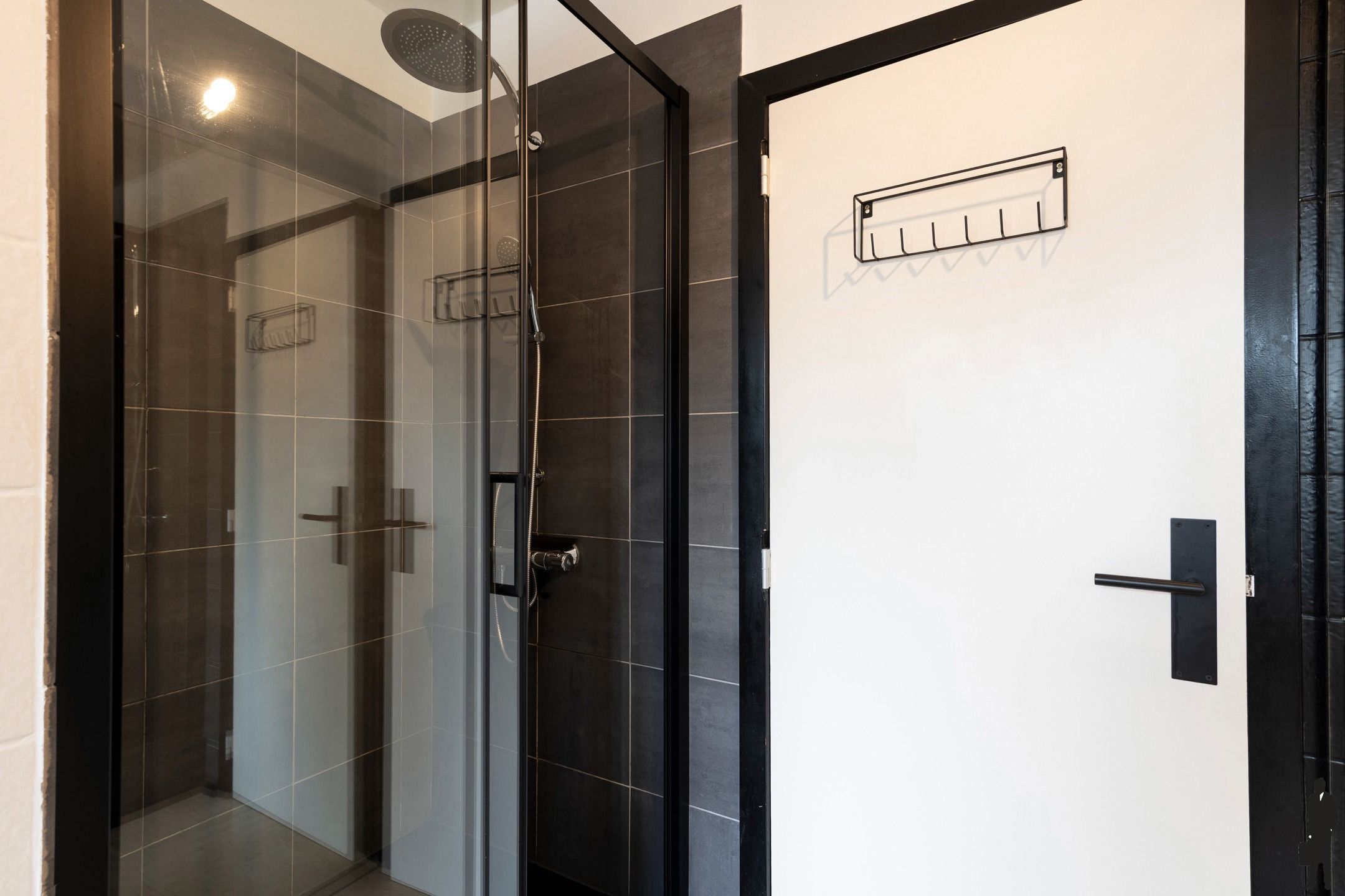 Instapklaar duplexappartement in centrum ‘s Gravenwezel foto 24