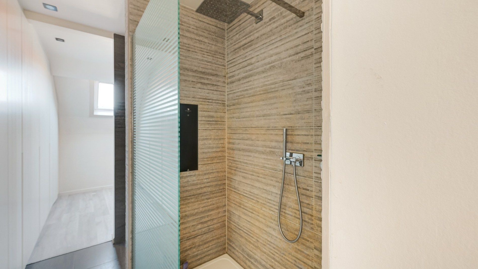 Knap huis mét parking te Heist-aan-Zee foto 25