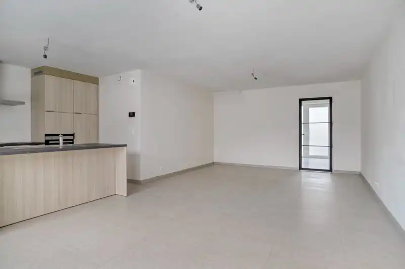 Prachtige, verrassend ruime nieuwbouwwoning met 3 slaapkamers én inpandige garage te koop in Dentergem! foto 6