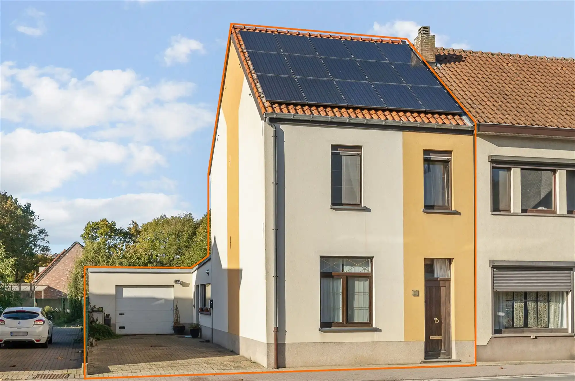 Hoofdfoto van de publicatie: PERFECT ONDERHOUDEN WONING MET 4 SLAAPKAMERS OP CENTRALE LIGGING IN STAL (BERINGEN)