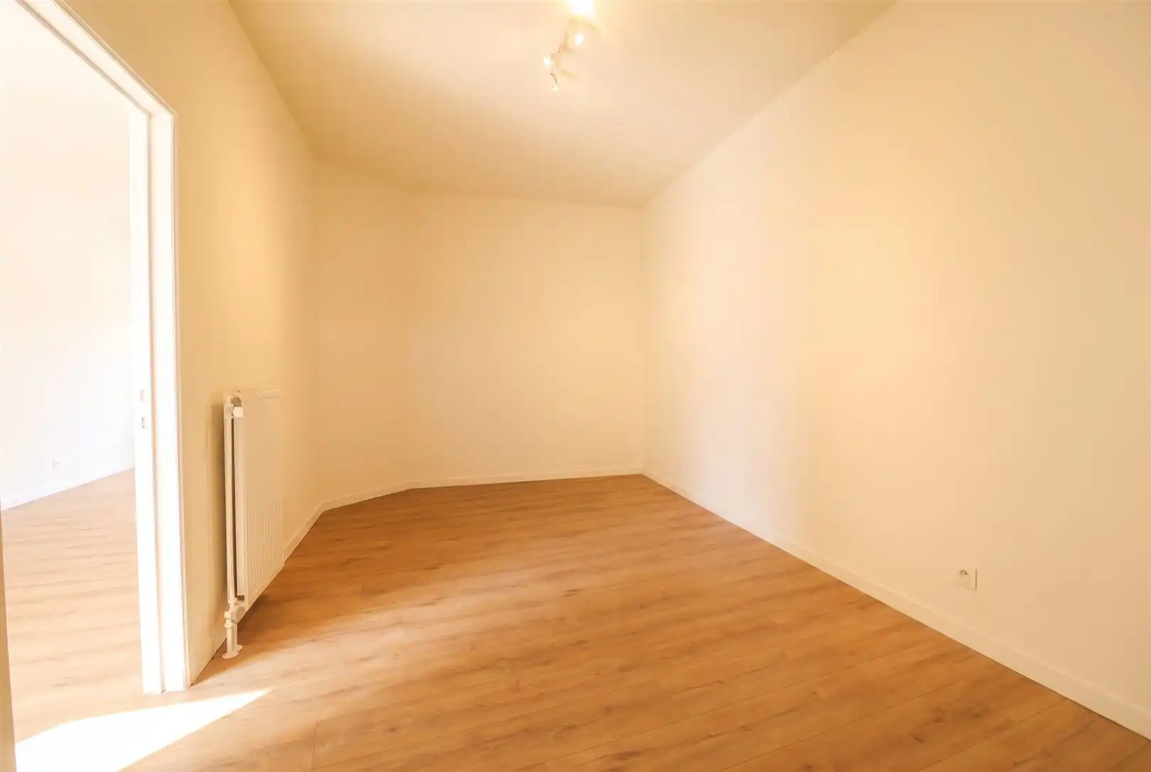 Gerenoveerd één slaapkamer appartement op centrale locatie foto 10