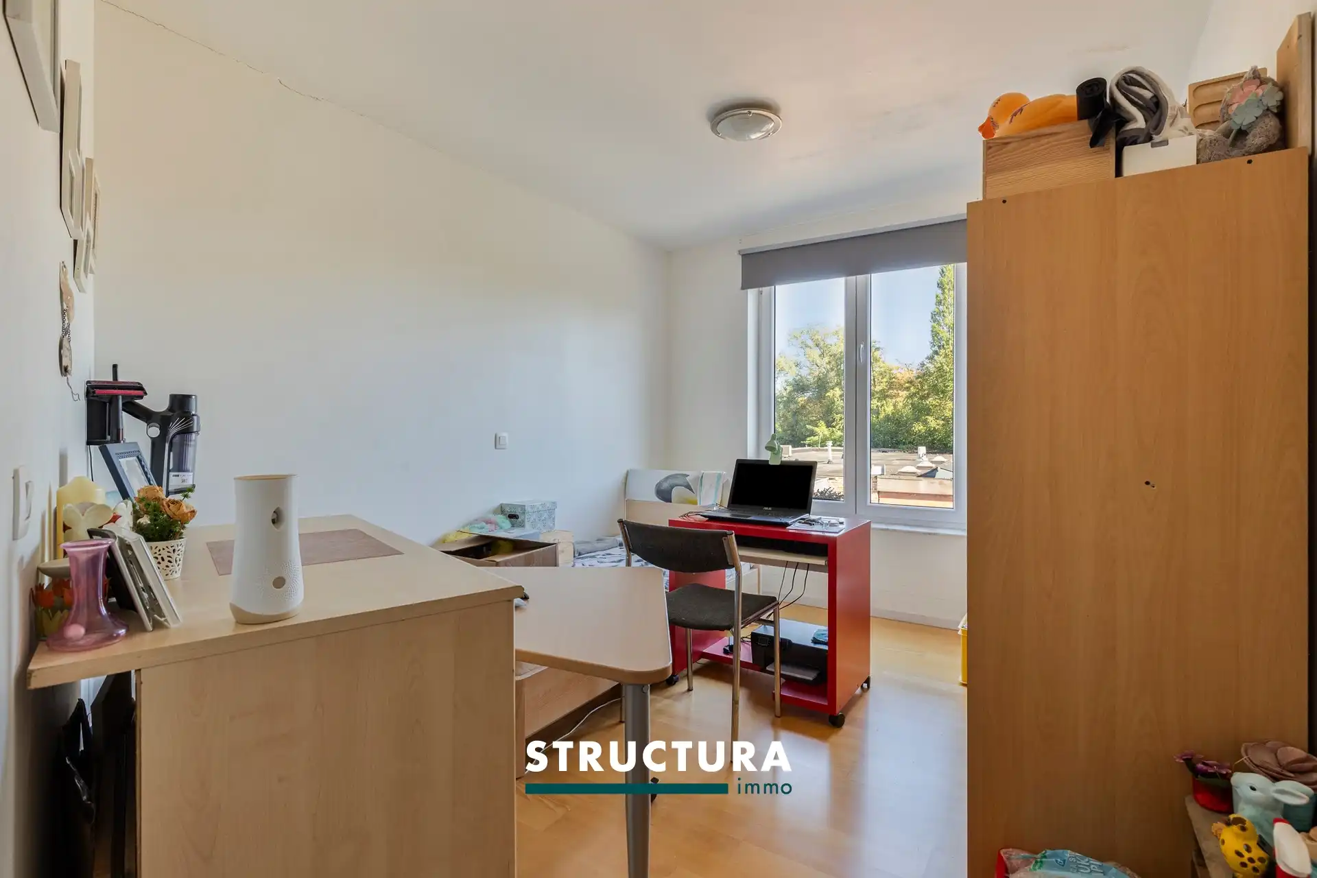 Modern en lichtrijk appartement met terras in hartje Lebbeke foto 9