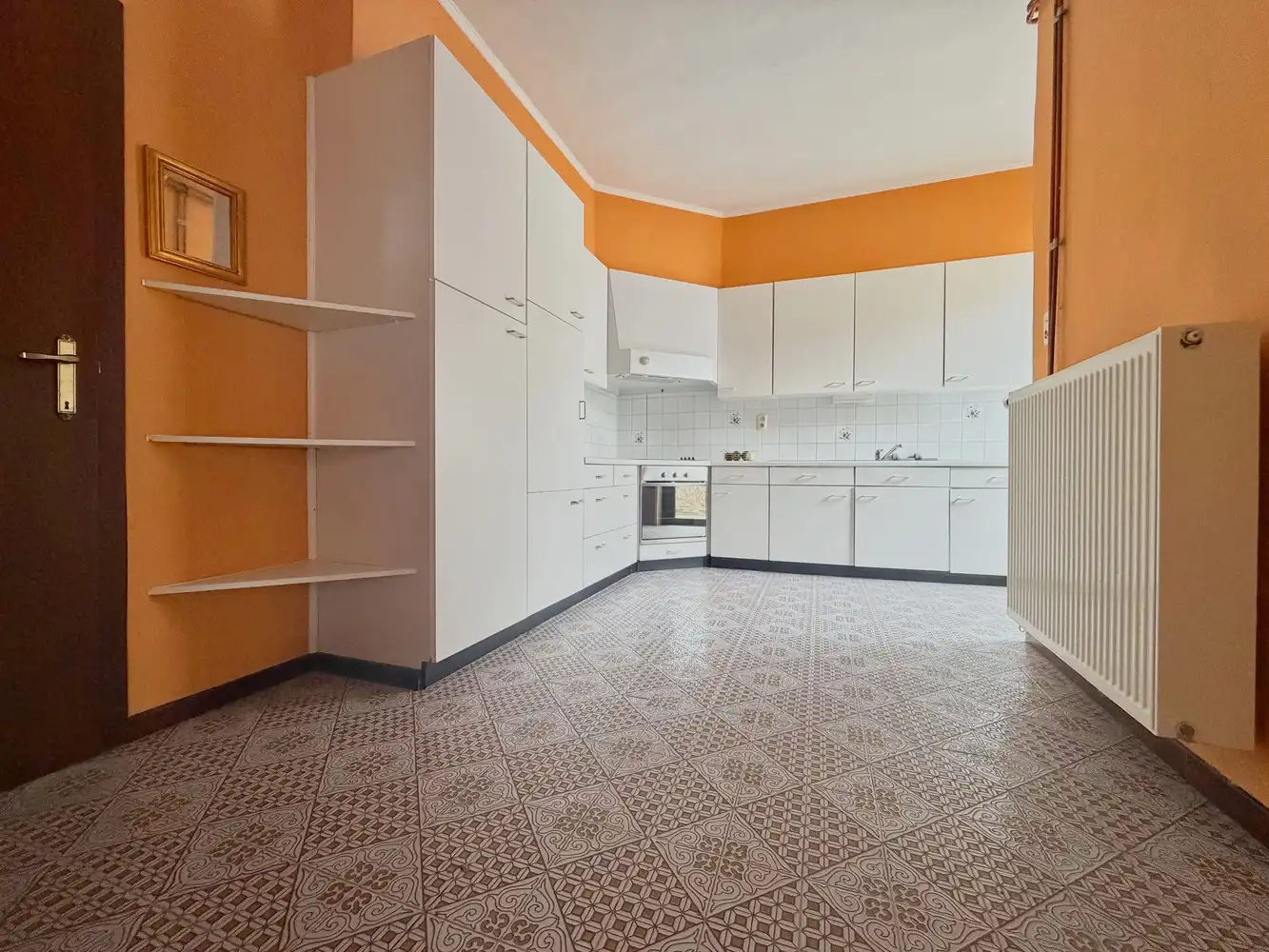 Op te frissen charmente woning op toplocatie in Gits met 3 slpk. foto 5