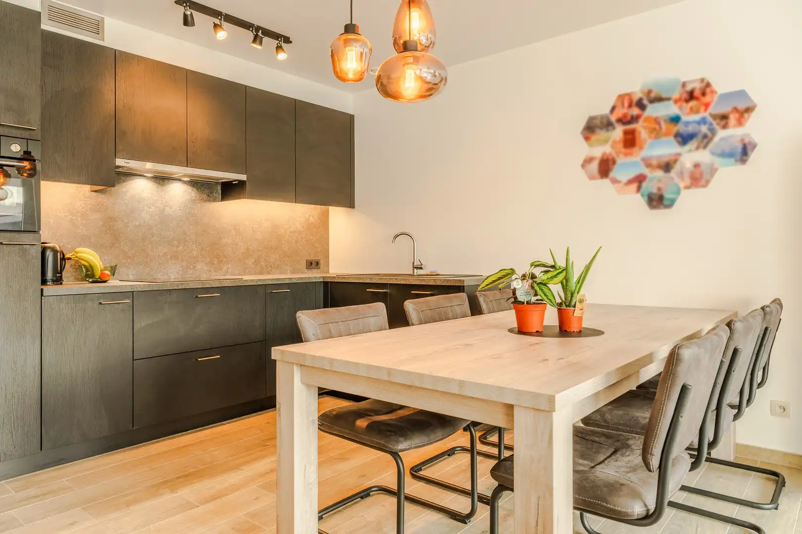 Gelijkvloers appartement met tuin en garagebox. foto 16