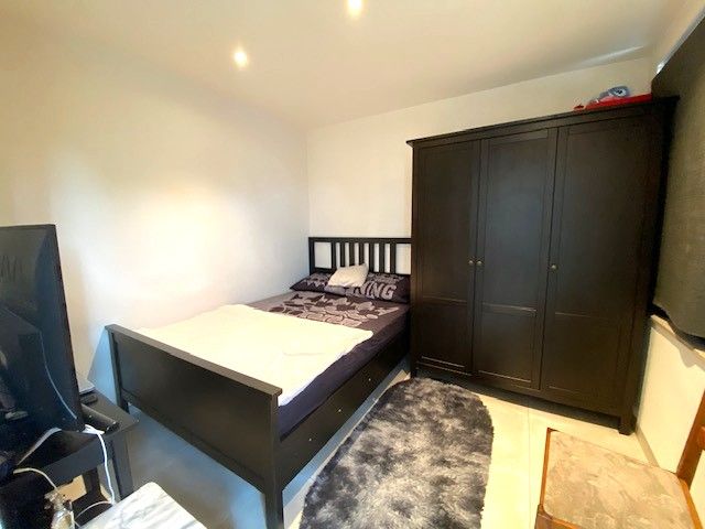 Recent ideaal gelegen volledig gerenoveerd appartement HARTJE Geel 2 slpk, met autostaanplaats foto 9