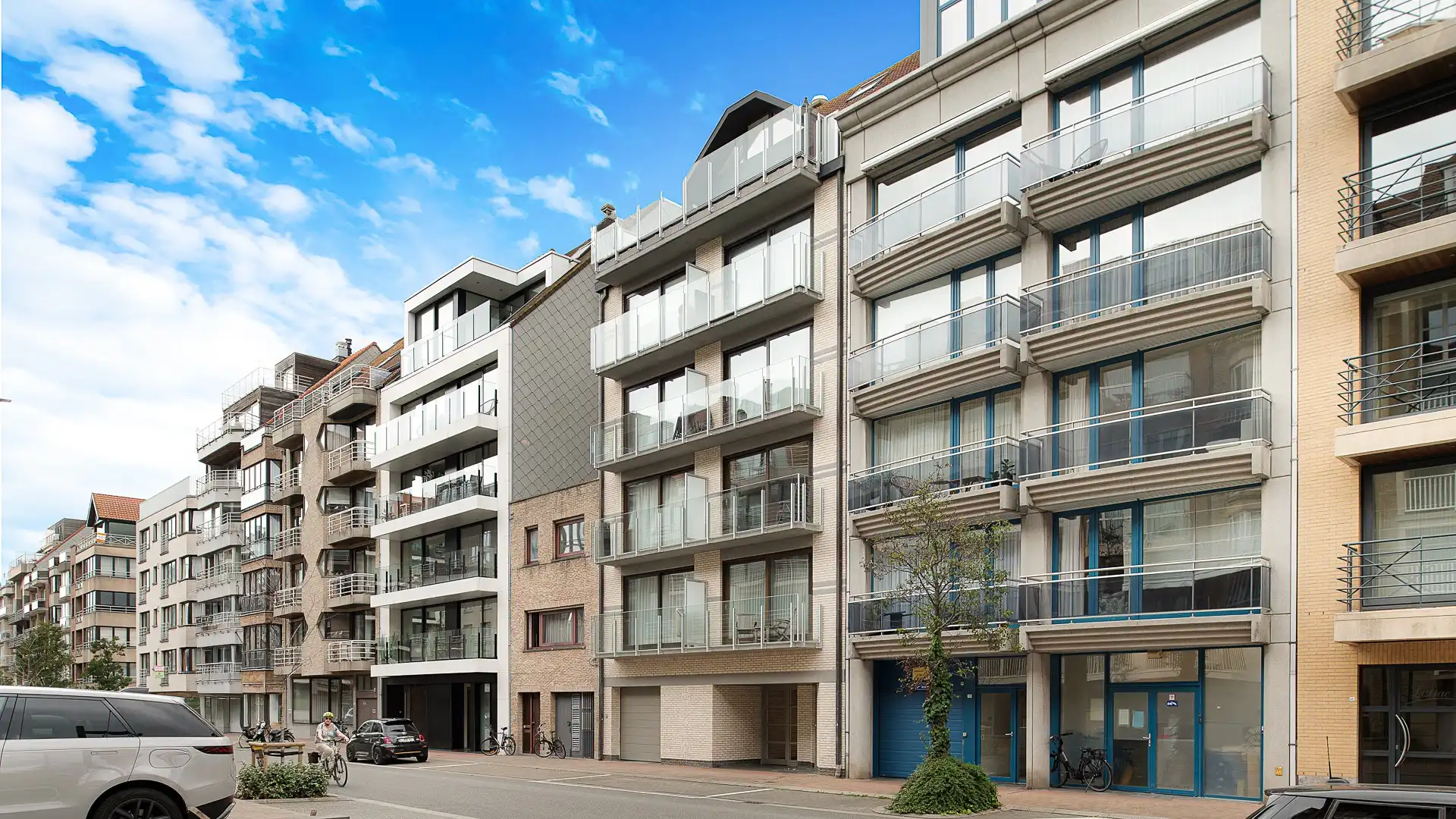 Ruime gerenoveerde duplex met 5 slaapkamers in Knokke. foto 25