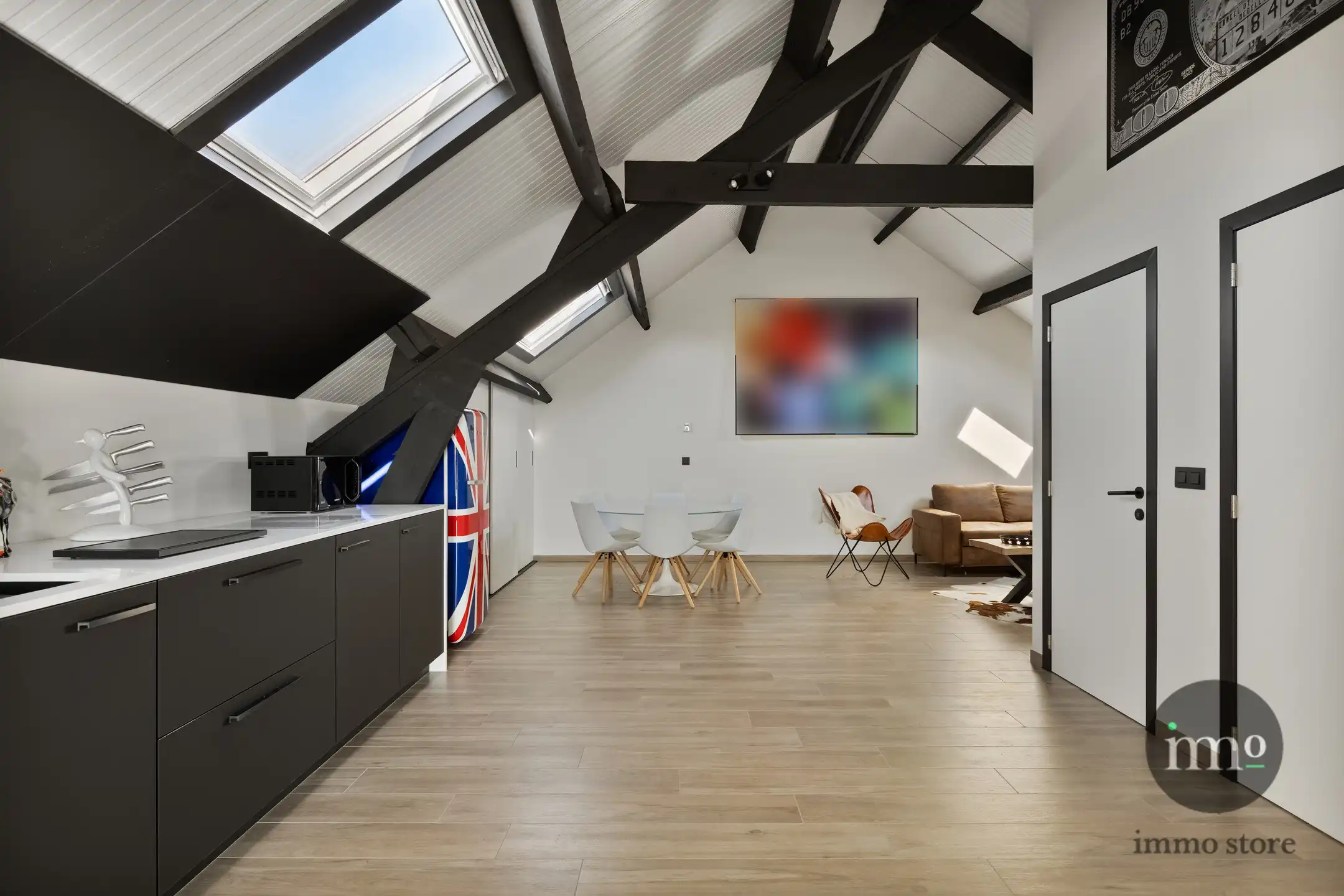 MULTIFUNCTIONEEL volledig gerenoveerd gebouw met bijgebouw, 7 slaapkamers, appartement, tuin en zwembad! foto 23