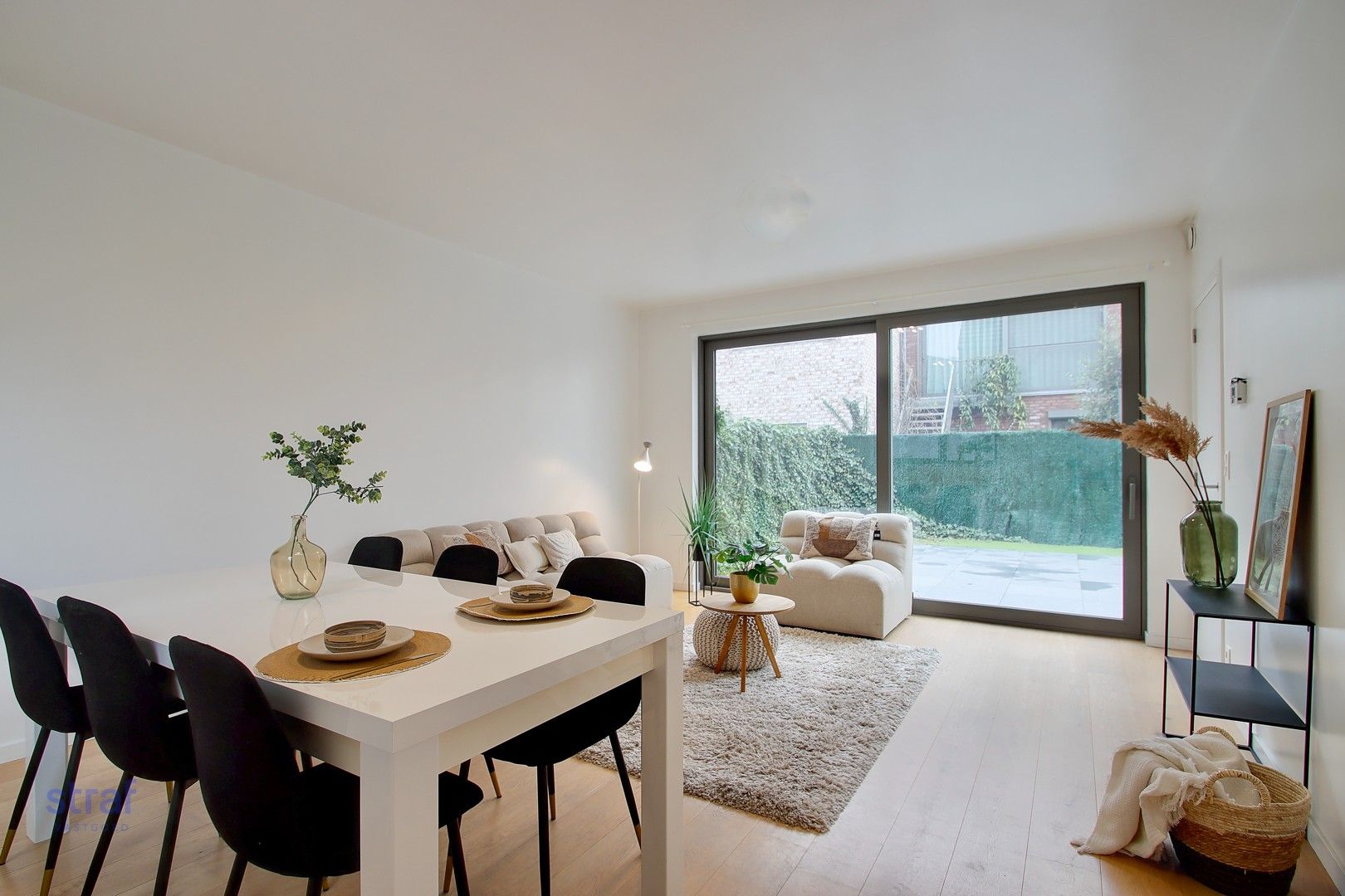TE HUUR: Huis met 5 slaapkamers en 2 badkamers foto 3