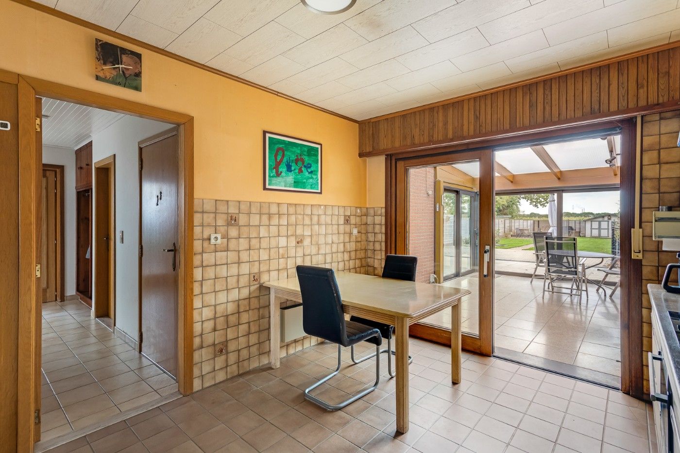 Gigantische, oerdegelijke woning met 4+ slpk., oprit, garage en west-tuin foto 9