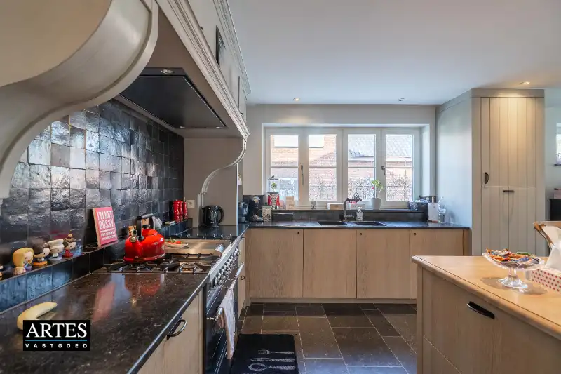 Karaktervolle woning met moderne luxe foto 14