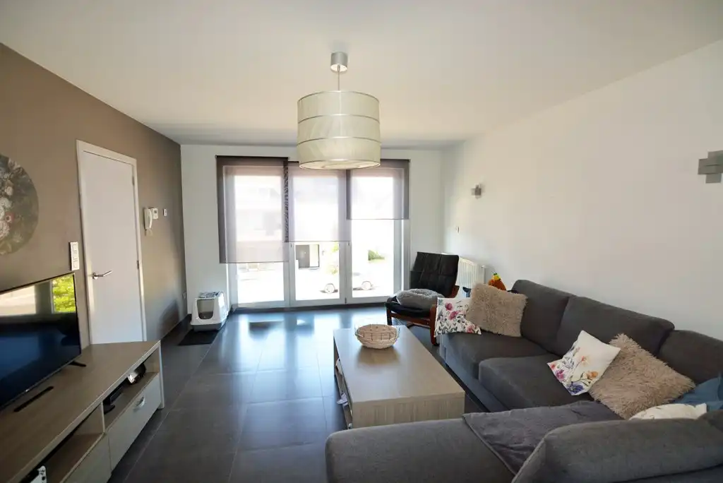 Modern triplex appartement met 3 slpks, terras, kelderberging en autostaanplaats. foto 4