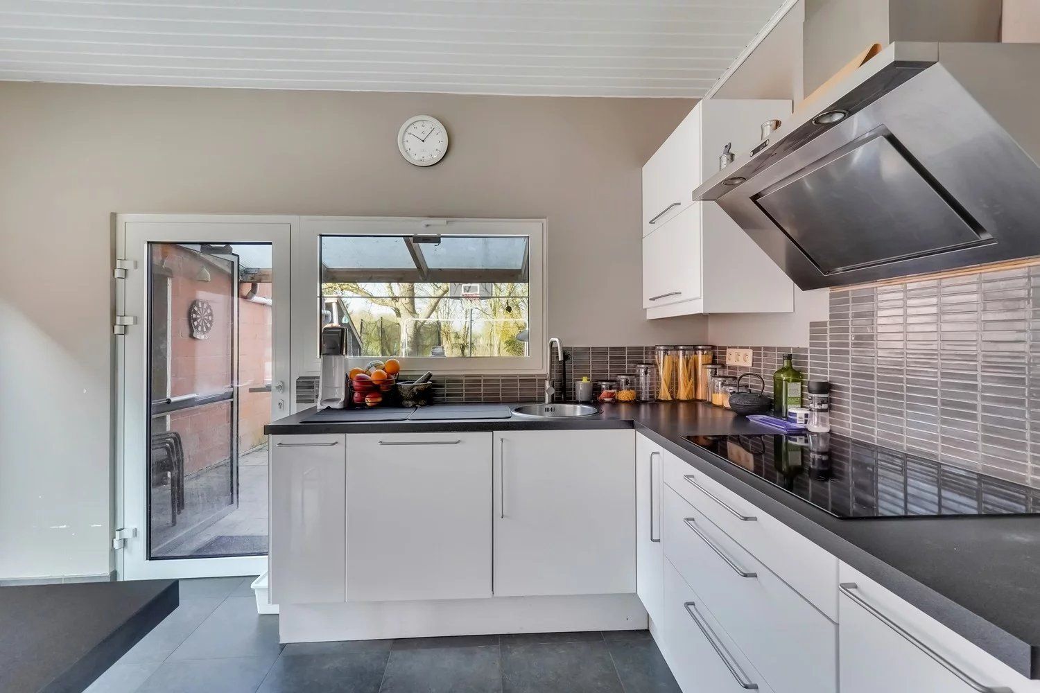 Ruime, instapklare woning op goede locatie foto 11
