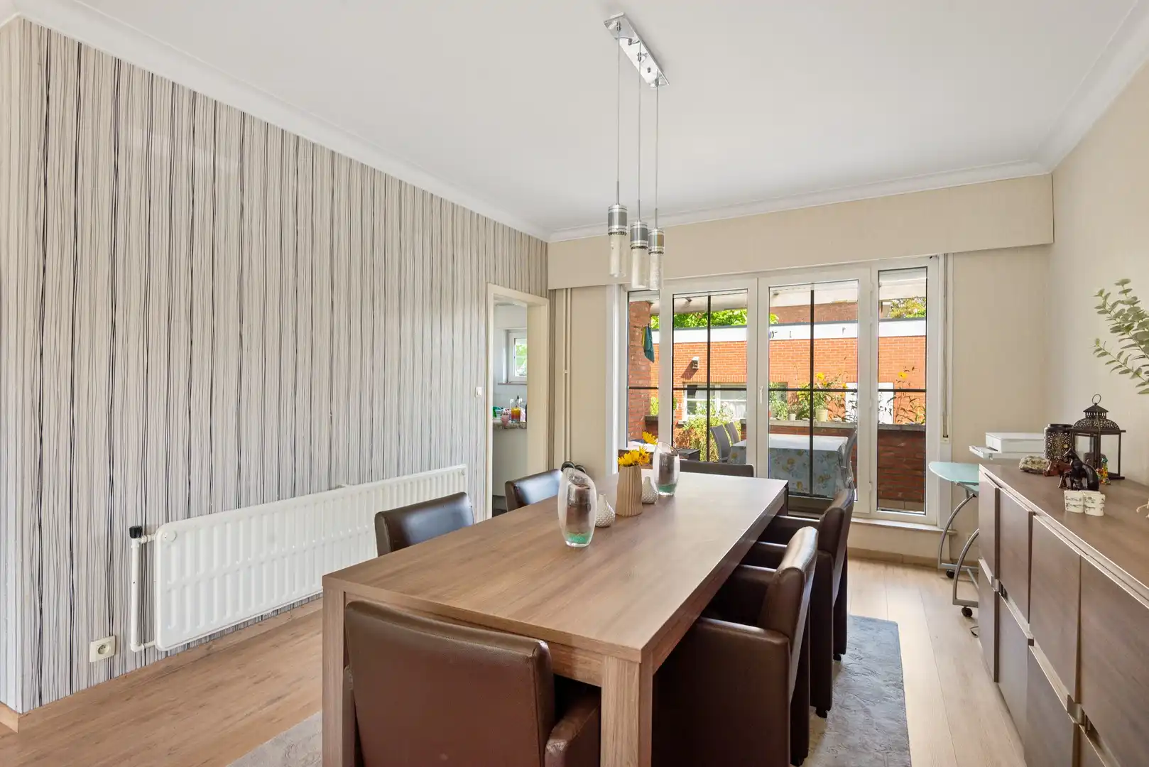 Karaktervolle en ruime woning in hartje Schoten foto 6