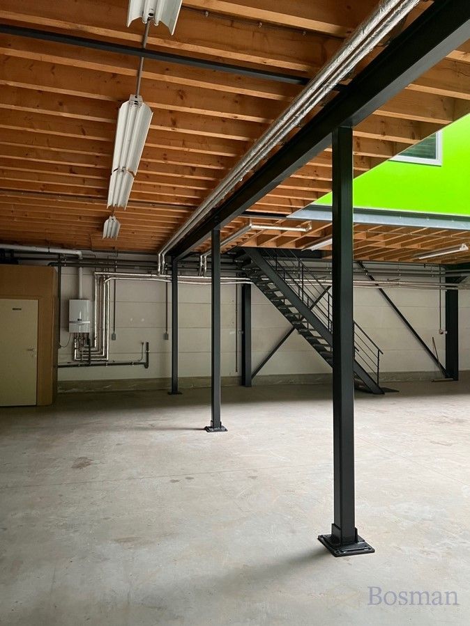 Magazijn (232m²) met appartement te huur in Winkelomheide (Geel) foto 4
