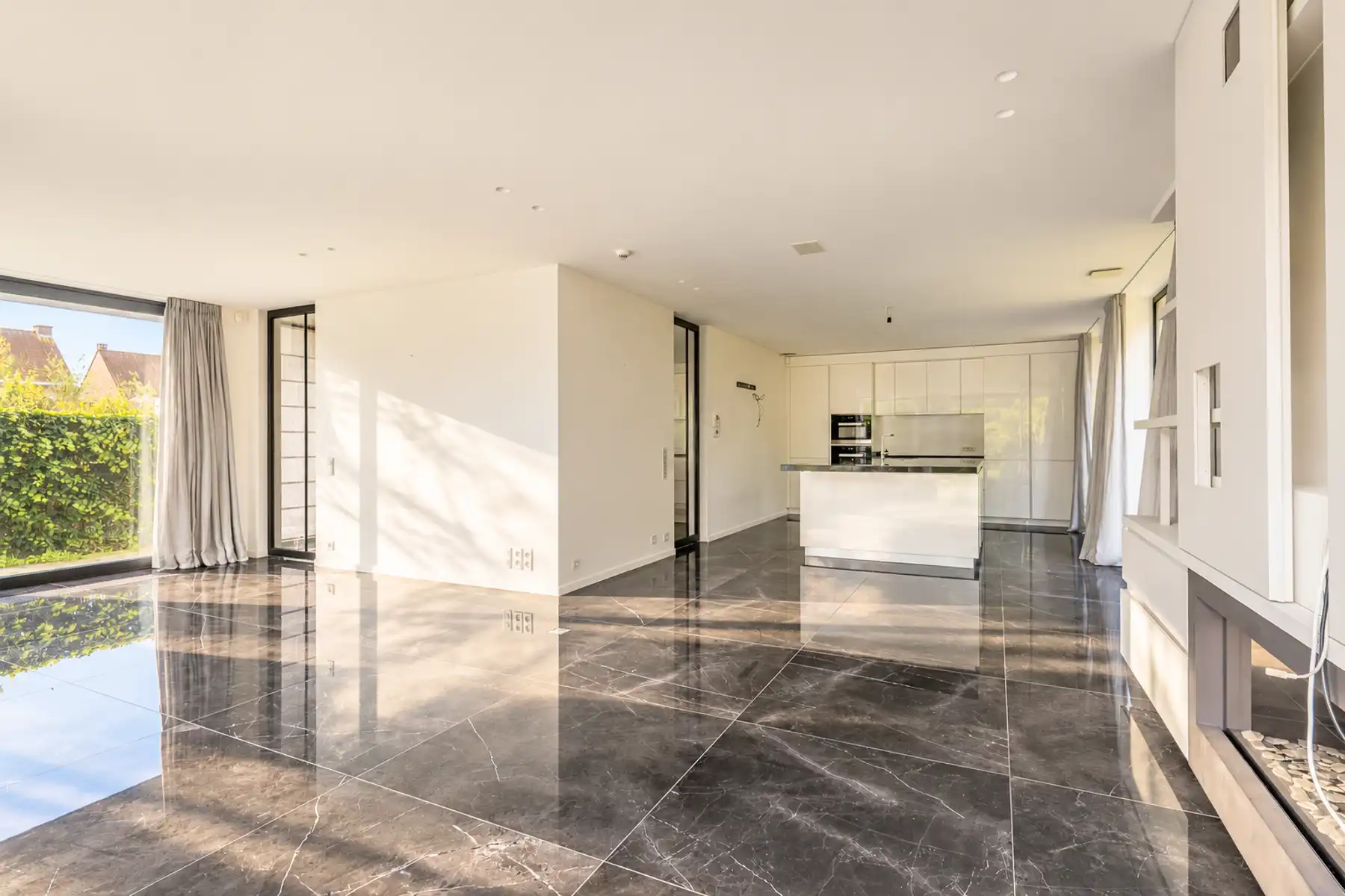 Exclusief: vernieuwde, veelzijdige en ruime koppelvilla  foto 7