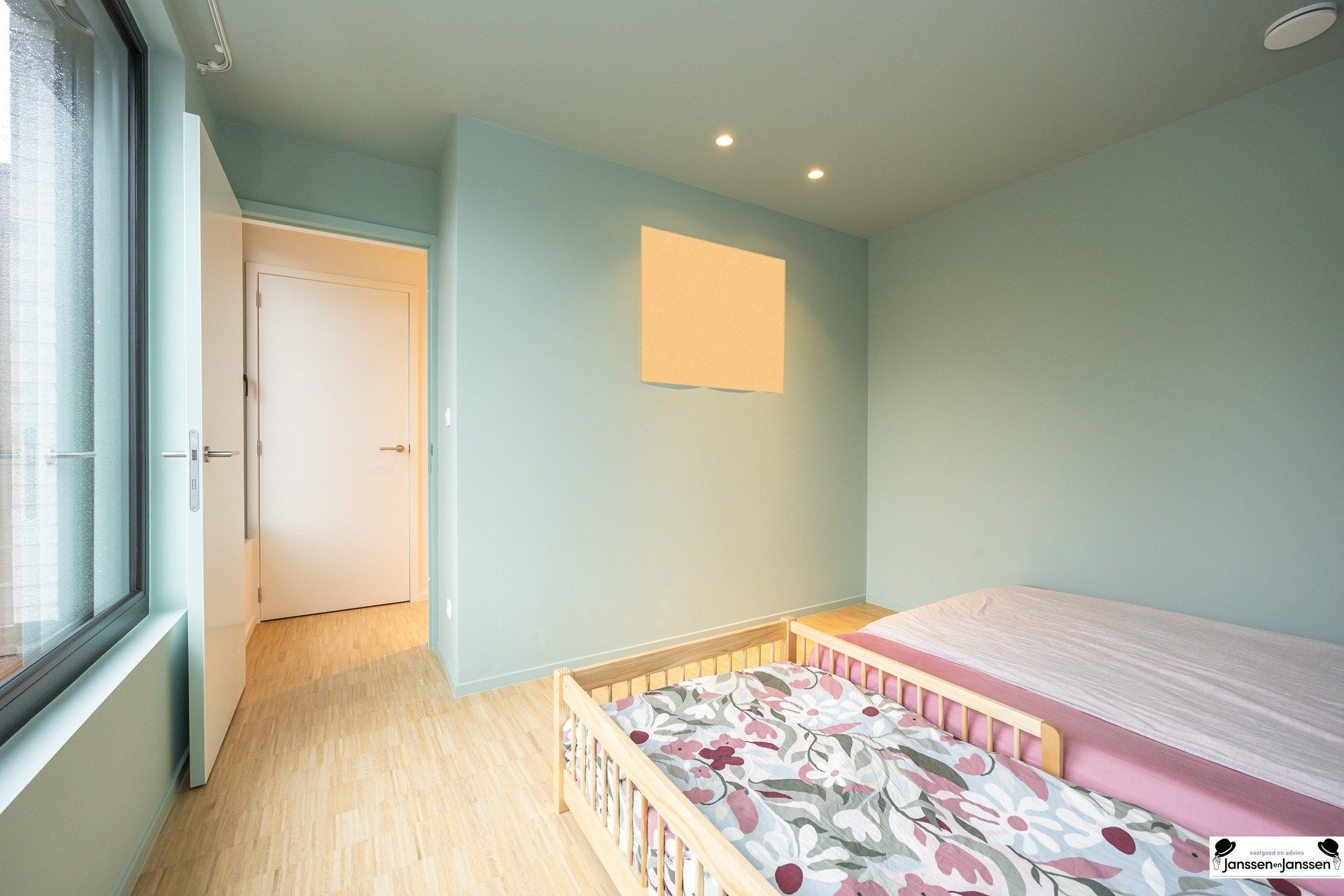 Moderne energiezuinige woning met hoogwaardige afwerking foto 18