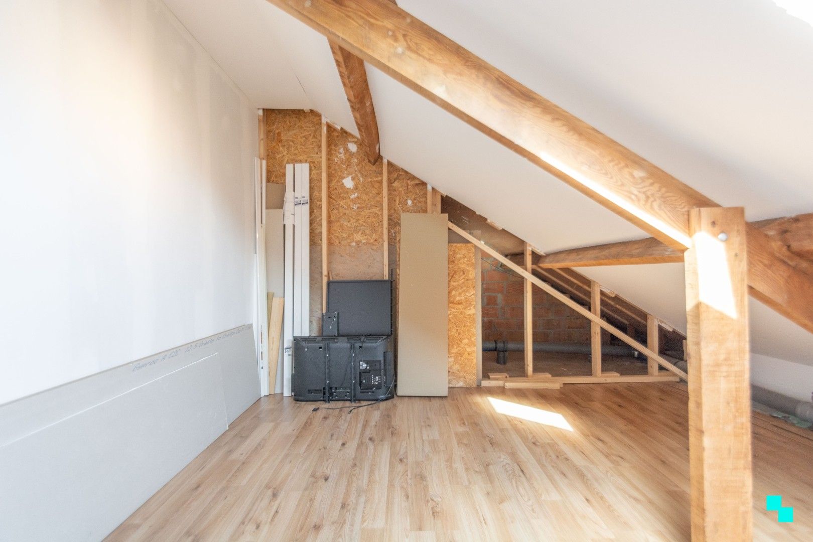 Ruime woning nabij de Makegemse bossen foto 42