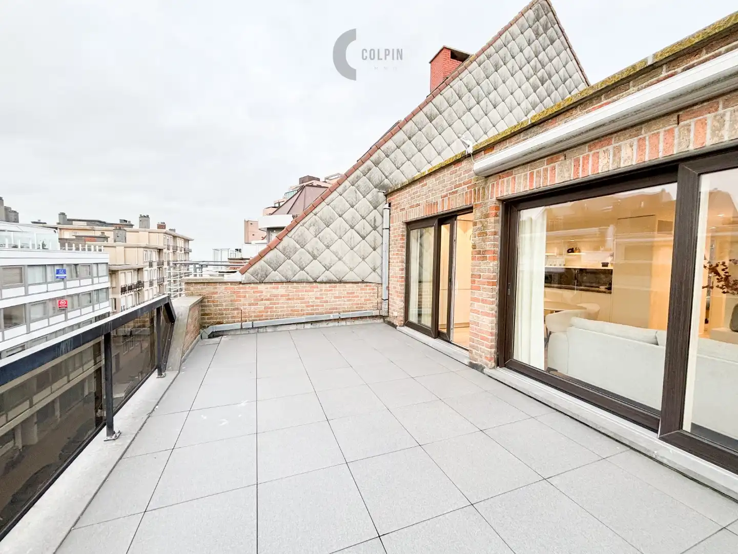 Mooi gerenoveerde penthouse met zijdelings zeezicht foto 4