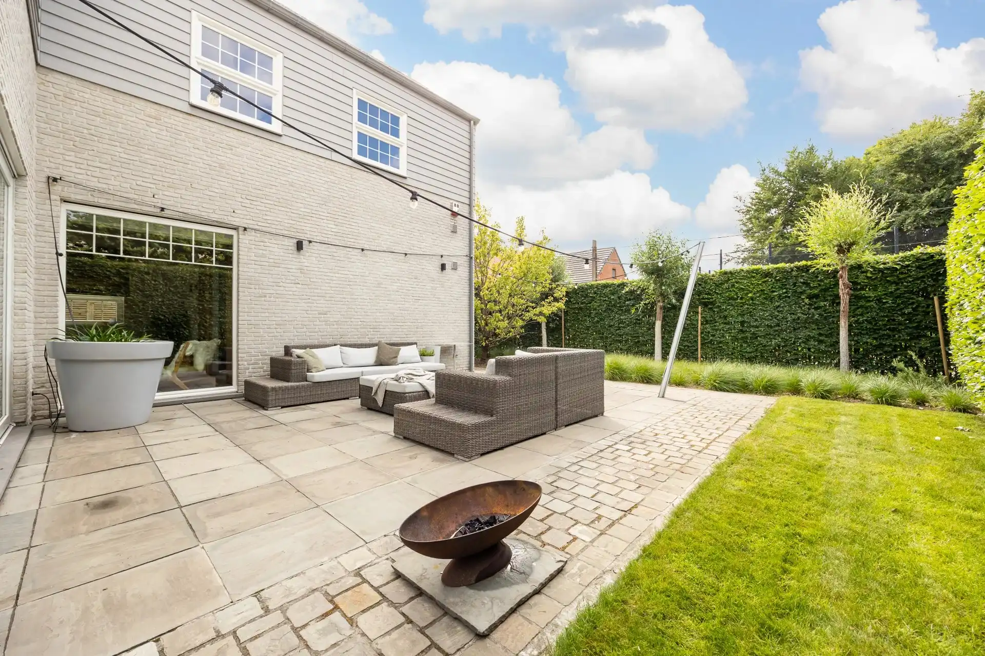 Prachtige luxueus ingerichte woning met 4 slaapkamers en 2 badkamers op een mooi perceel met bijgebouw. foto 59