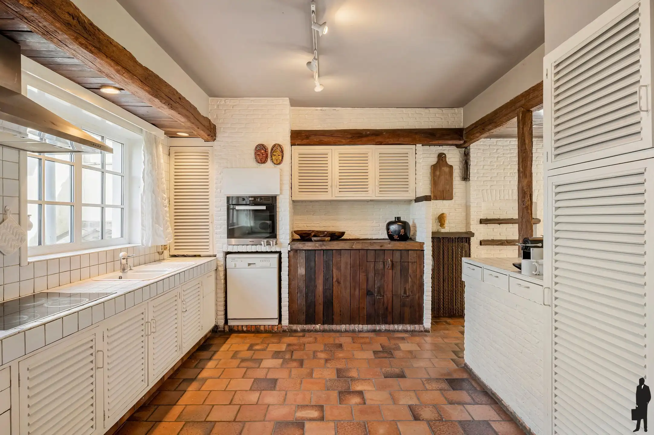 Gelegen op de grens met Brasschaat te Ekeren donk , bevindt zich dit uniek landhuis foto 9